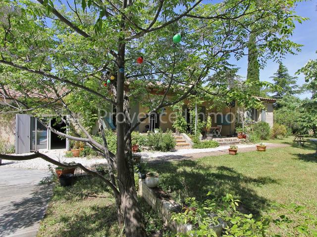 Carpentras villa de 127 m² avec garage et piscine sur un ter. 127m² Carpentras