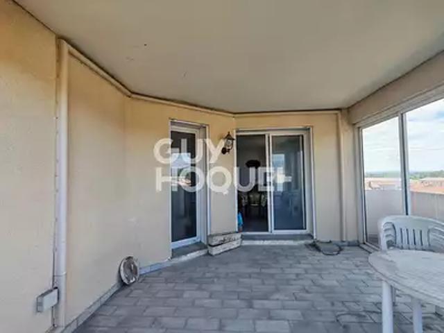 Carpentras 84200 Achat / Vente appartement 3 pièces t3 au dernier étage terrasse