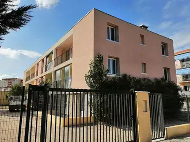 Carpentras 84200 Location appartement 3 pièces t3 au dernier étage parking