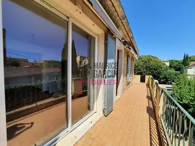 Carpentras 84200 Location appartement 4 pièces t4 au dernier étage parking