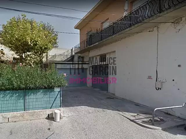 Carpentras 84200 Location parking