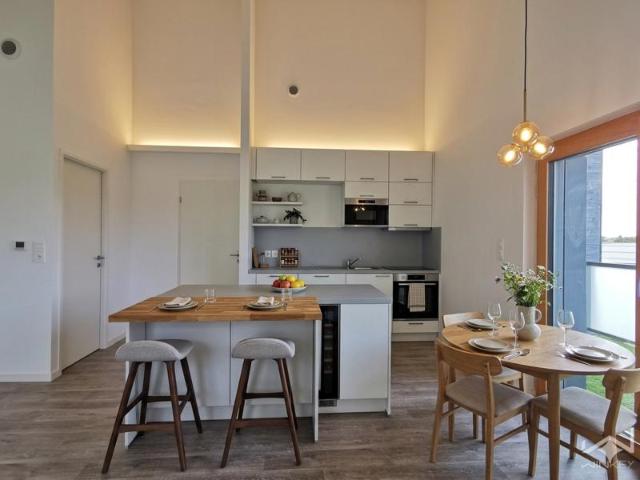 Carquefou: appartement dernier étage avec ascenseur et balc