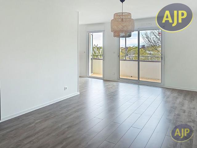Carquefou Appartement T4 Dernier étage avec balcon