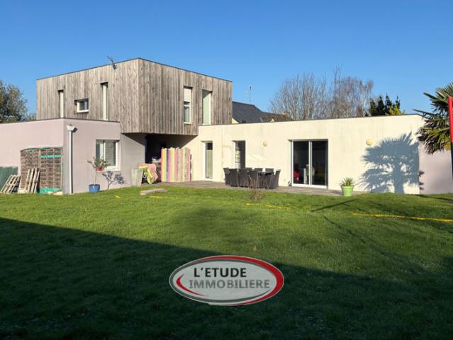 Carquefou: Au coeur du bourg, maison d'architecte lumineuse