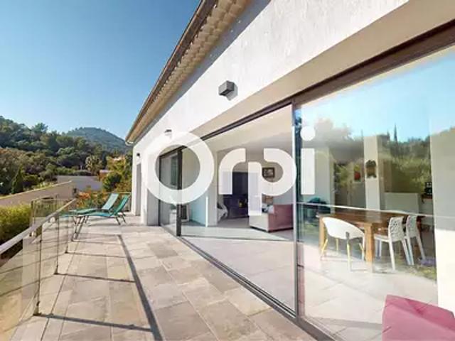 Carqueiranne 83320 Achat / Vente maison 5 pièces t5 piscine jardin