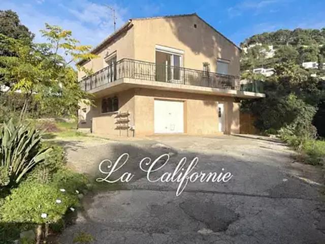 Carqueiranne 83320 Achat / Vente maison 6 pièces t6 terrasse balcon