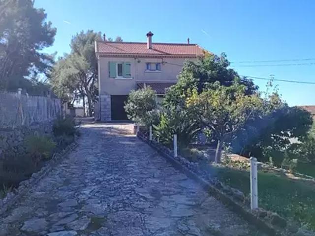 Carqueiranne 83320 Achat / Vente maison 7 pièces t7 parking
