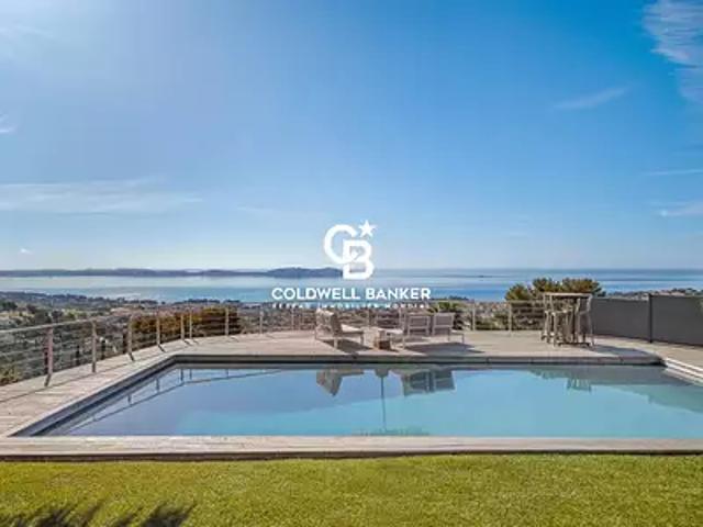 Carqueiranne 83320 Achat / Vente maison 7 pièces t7 piscine