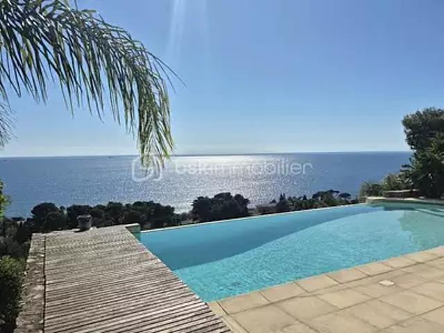 Carqueiranne 83320 Achat / Vente maison 8 pièces t8 piscine terrasse