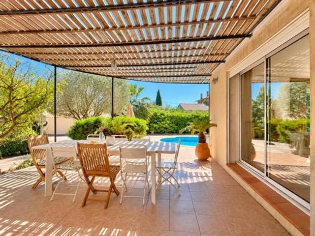 Carqueiranne — Élégante maison de plain pied, rare sur le secteur