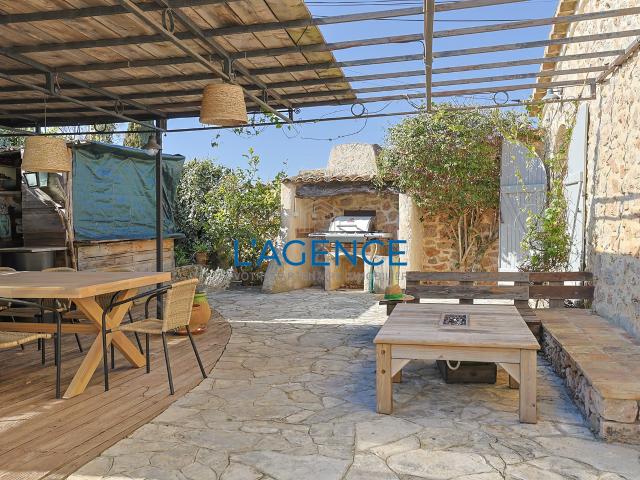 CARQUEIRANNE MAGNIFIQUE BASTIDE ENTIEREMENT RESTAUREE 153M2 TERRAIN 1467M2 AVEC PISCINE