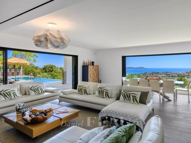 Carqueiranne Villa contemporaine de standing vue mer