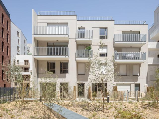 CARRÉ | ARDOINES