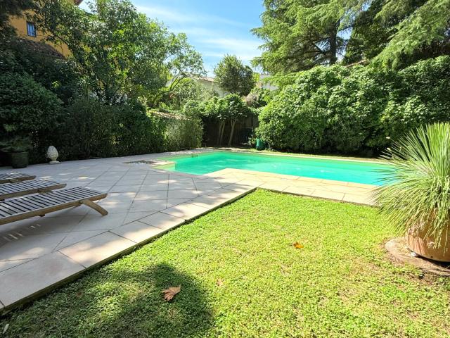 Carré d’Or: 170 m2 avec piscine et 1 000 m2 de jardin, l’introuvable du 8ᵉ
