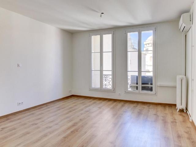 Carré d'or 42.61 m² 4ème étage avec ascenseur