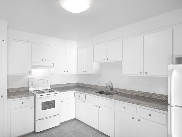 Carrefour Dorval 1 Bedroom Apartment for Rent at 455 Av Racine, Dorval, QC H9S 3L1
