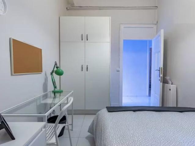 Carrer Almirall Cadarso, Valencia, Valencian Community 46005
