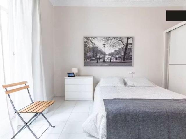 Carrer Almirall Cadarso, Valencia, Valencian Community 46005
