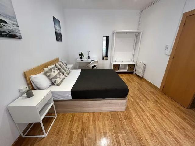 Carrer d'Occident, L'Hospitalet de Llobregat, Catalonia 08903
