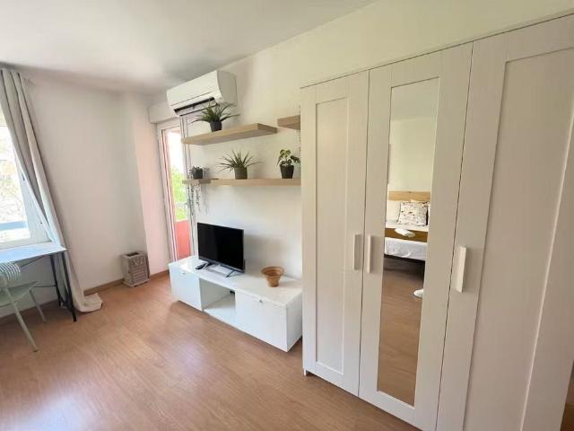 Carrer d'Alfara del Patriarca, Valencia, Valencian Community 46025