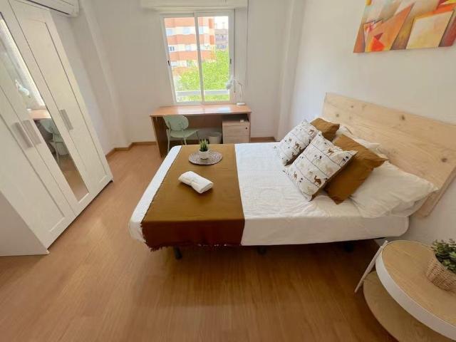 Carrer d'Alfara del Patriarca, Valencia, Valencian Community 46025