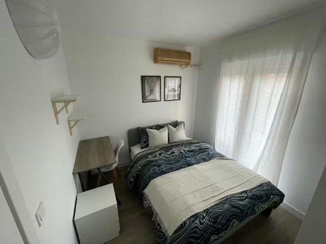 Carrer d'Almoines, Valencia, Valencian Community 46018