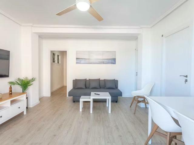 Carrer de Cavite, Valencia, Valencian Community 46011