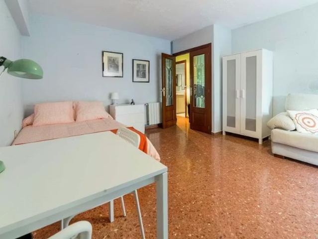 Carrer de Campoamor, Valencia, Valencian Community 46022