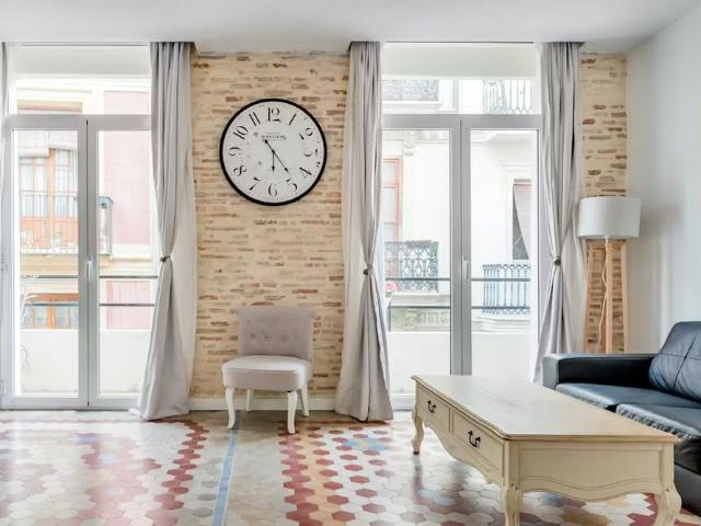 Carrer de Baix, Valencia, Valencian Community 46003