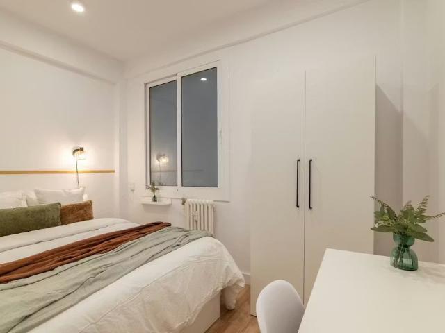 Carrer de Balmes, Barcelona, Catalonia 08006