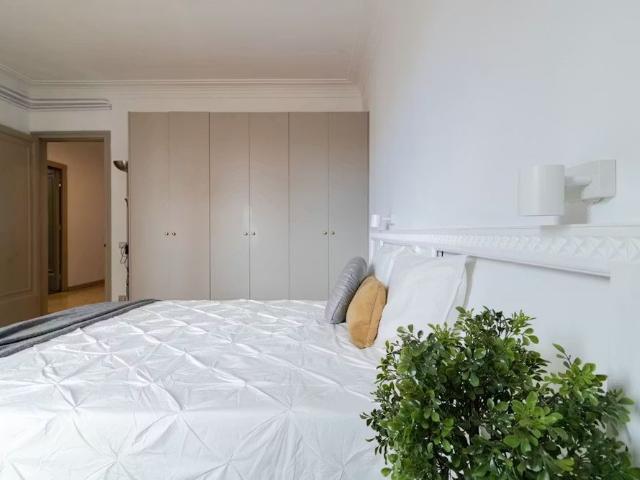 Carrer de Balmes, Barcelona, Catalonia 08006