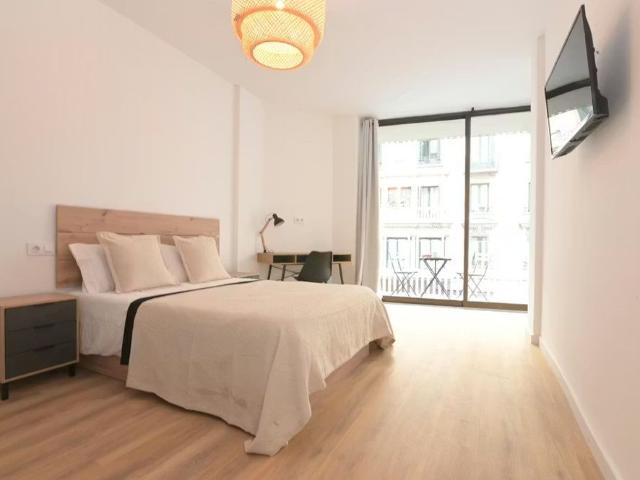 Carrer de Balmes, Barcelona, Catalonia 08006