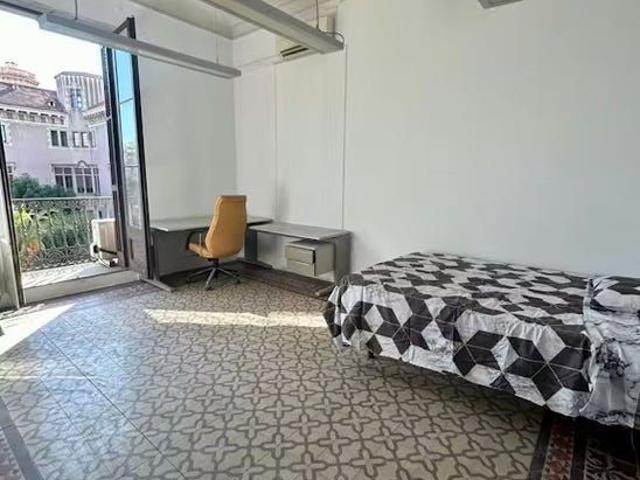 Carrer de Balmes, Barcelona, Catalonia 08007