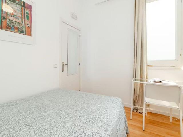 Carrer de Balmes, Barcelona, Catalonia 08008