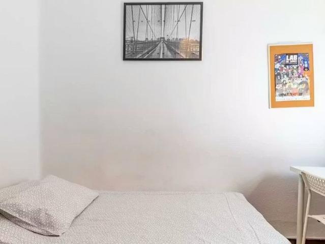 Carrer de Beatriz Tortosa, Valencia, Valencian Community 46021