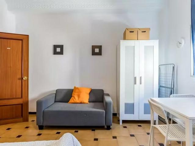 Carrer de Beatriz Tortosa, Valencia, Valencian Community 46021