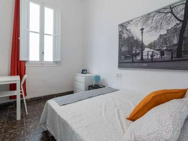 Carrer de Guillem de Castro, Valencia, Valencian Community 46008