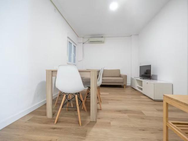 Carrer de Dolores Alcaide, Valencia, Valencian Community 46007