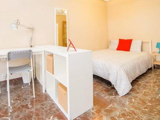 Carrer de Fontanars dels Aforins, Valencia, Valencian Community 46007