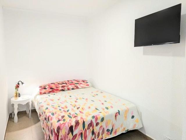 Carrer de Joaquín Costa, Burjassot, Valencian Community 46100