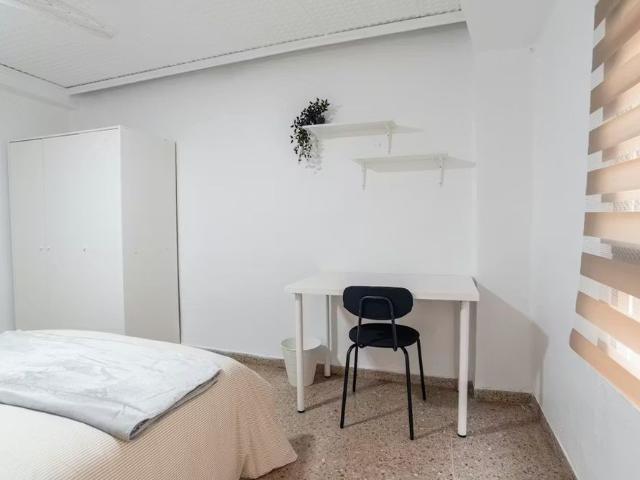 Carrer de José Iturbi, Xirivella, Valencian Community 46950