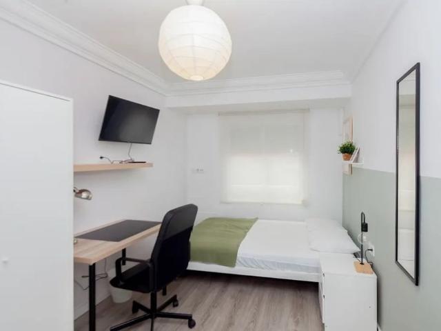 Carrer de Josep Benlliure, Valencia, Valencian Community 46011