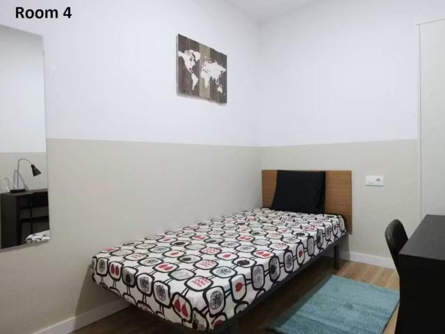Carrer de la Lluna, Barcelona, Catalonia 08001