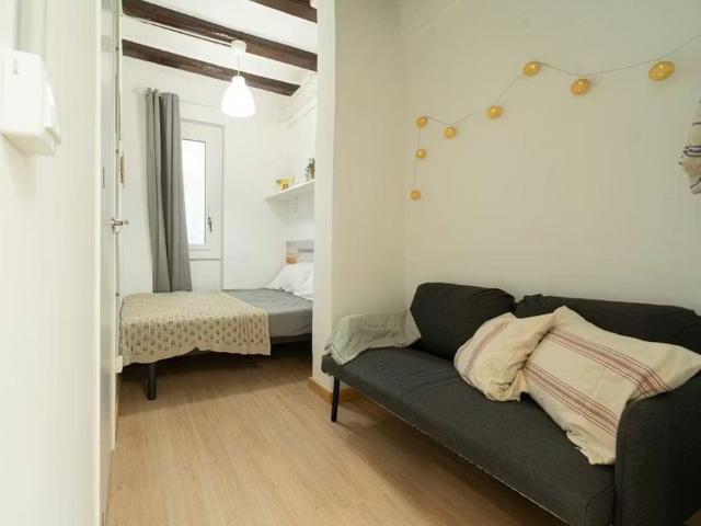 Carrer de la Lluna, Barcelona, Catalonia 08001