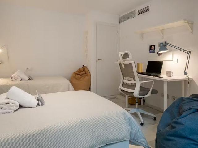 Carrer de la Pau, Valencia, Valencian Community 46003