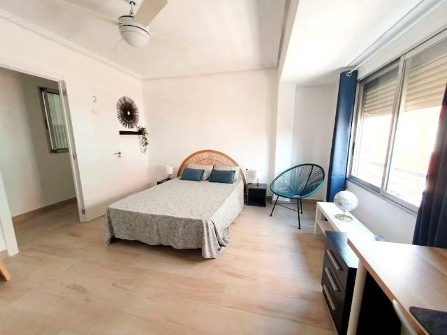 Carrer de la Reina, Valencia, Valencian Community 46011