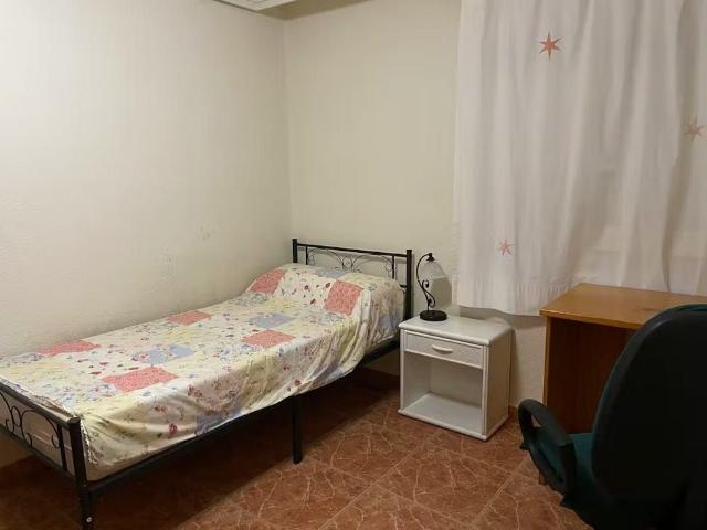 Carrer de la Vall de la Ballestera, Valencia, Valencian Community 46015