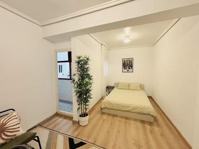 Carrer de Lleida, Valencia, Valencian Community 46009