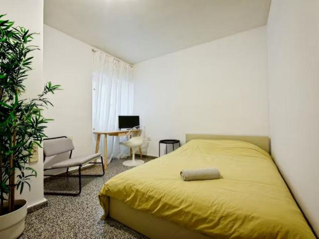Carrer de Lleida, Valencia, Valencian Community 46009