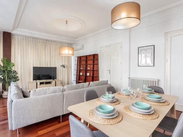 Carrer de Navellos, Valencia, Valencian Community 46003